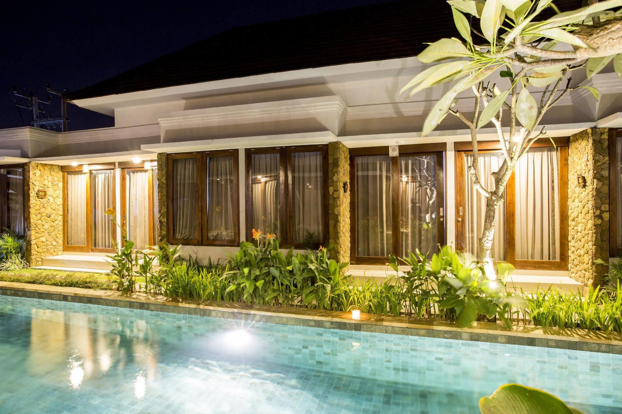 The Light Bali Villas 캐로보칸 외부 사진