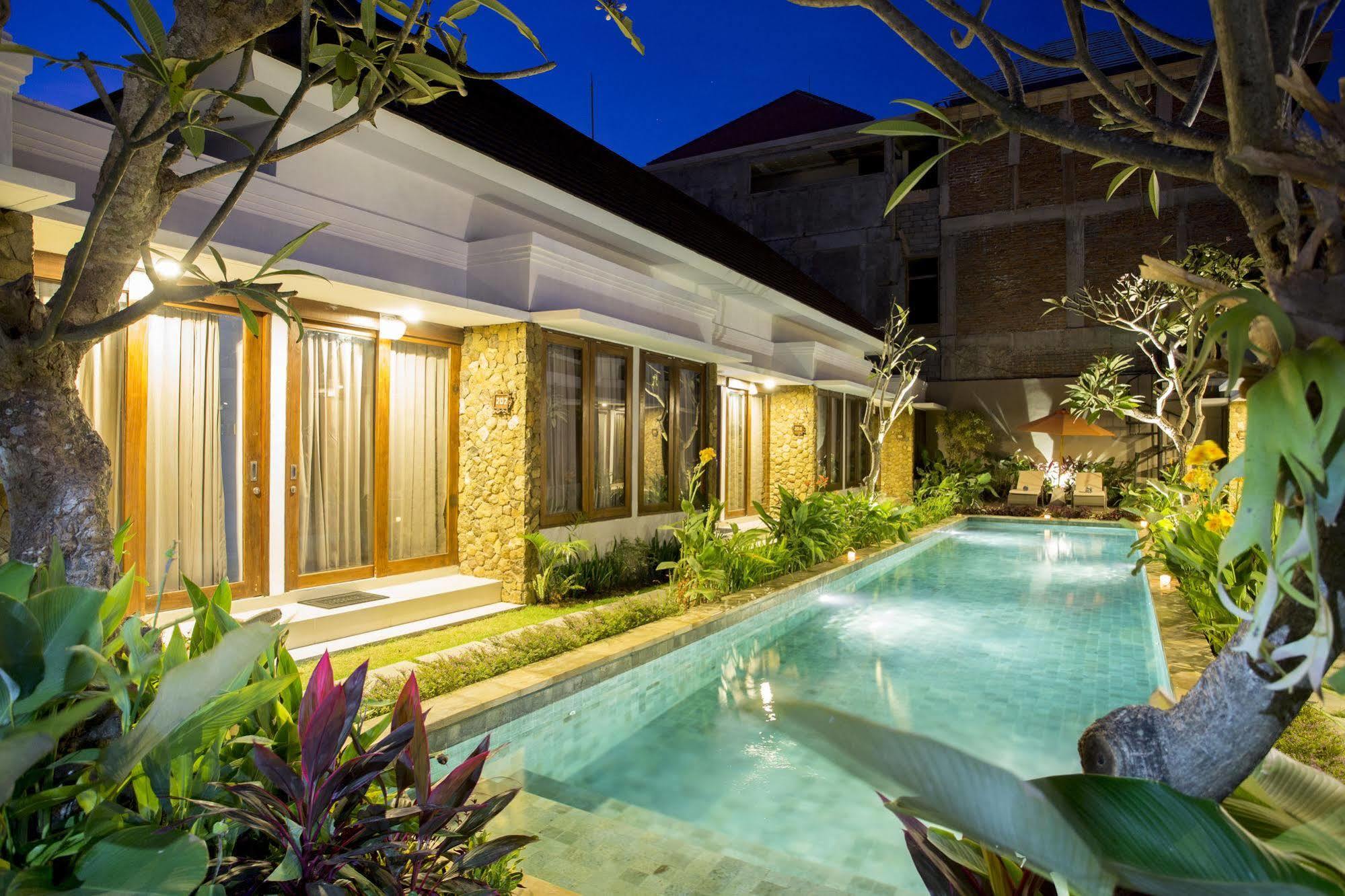 The Light Bali Villas 캐로보칸 외부 사진