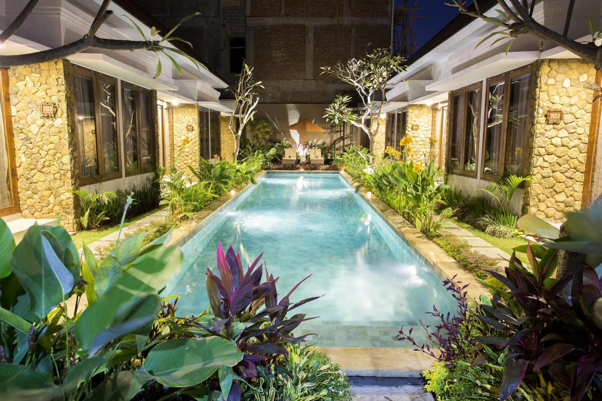 The Light Bali Villas 캐로보칸 외부 사진